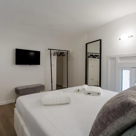 Al Canneto 7h By Dimorra * نابولي